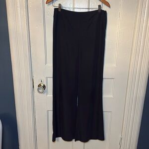 Gap Slim Cropped pants in great pre-owned condition. No damage or stains. size 0